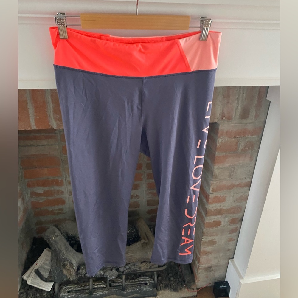 Love Love Dream Capri Cropped Workout Athletic Leggings with Orange Band Large
